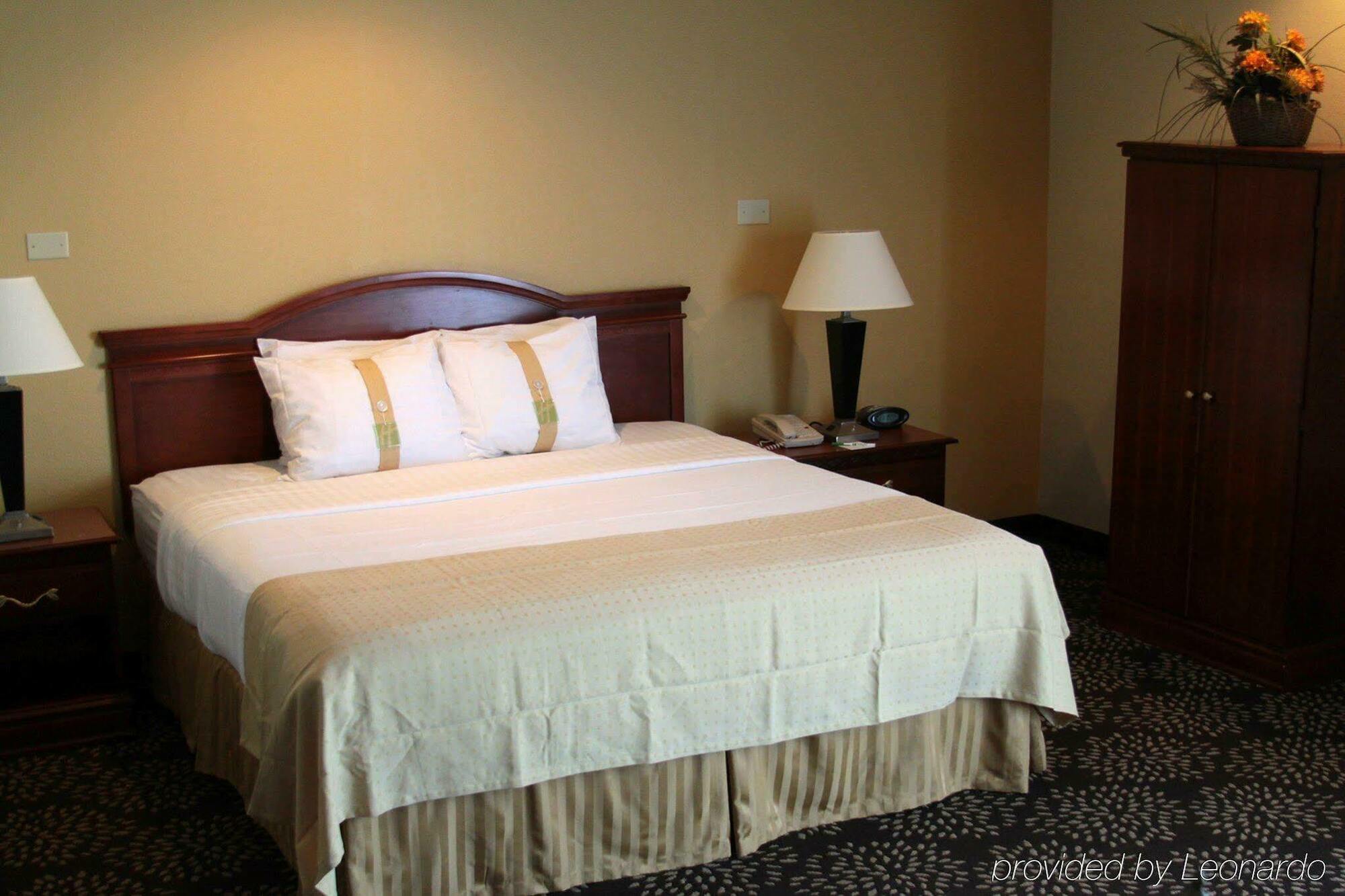 Hotel Charleston-riverview By Ihg 3*