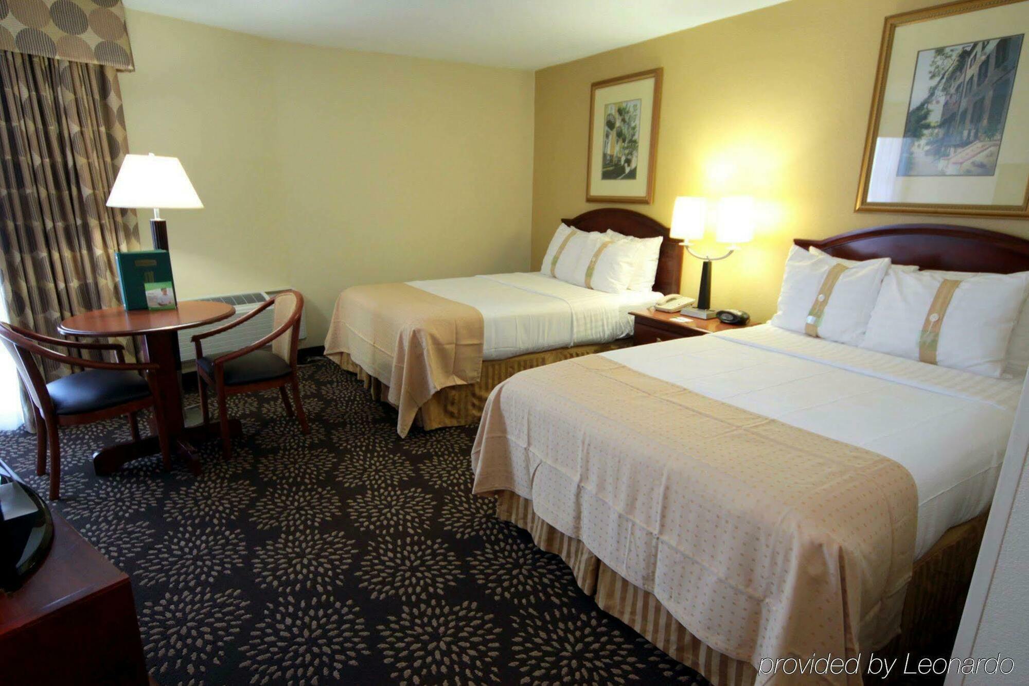 Charleston-riverview By Ihg 3*