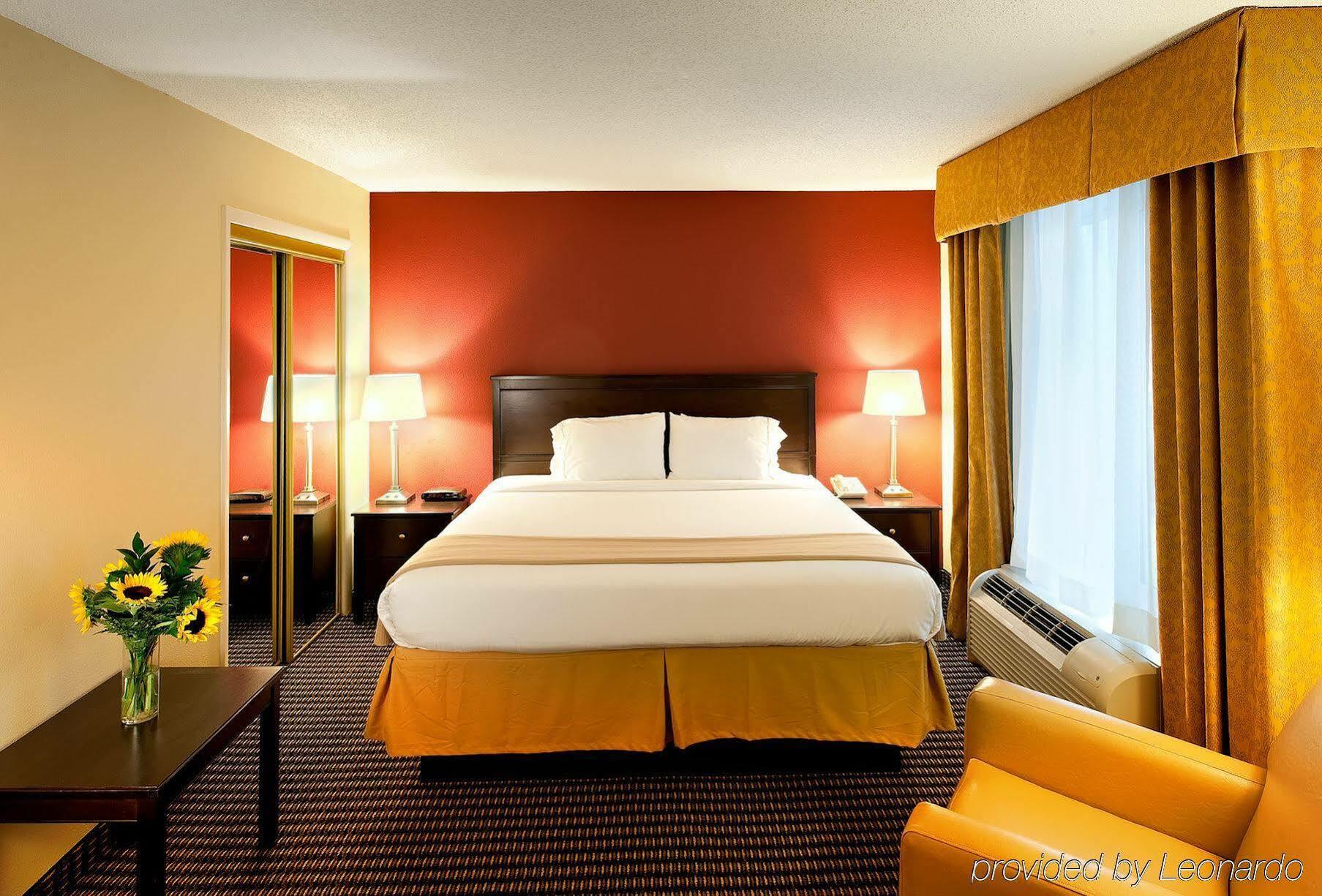 Express Us Highway 17 & I-526 By Ihg Hotel Charleston