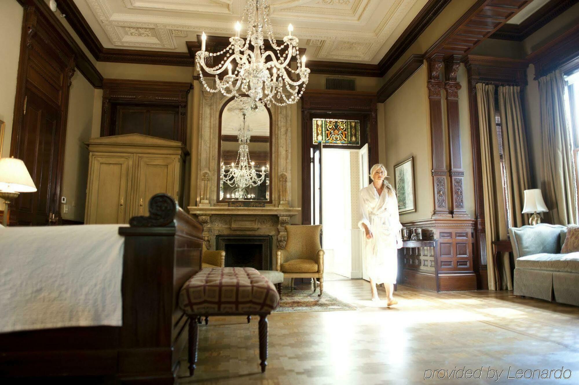 Wentworth Mansion