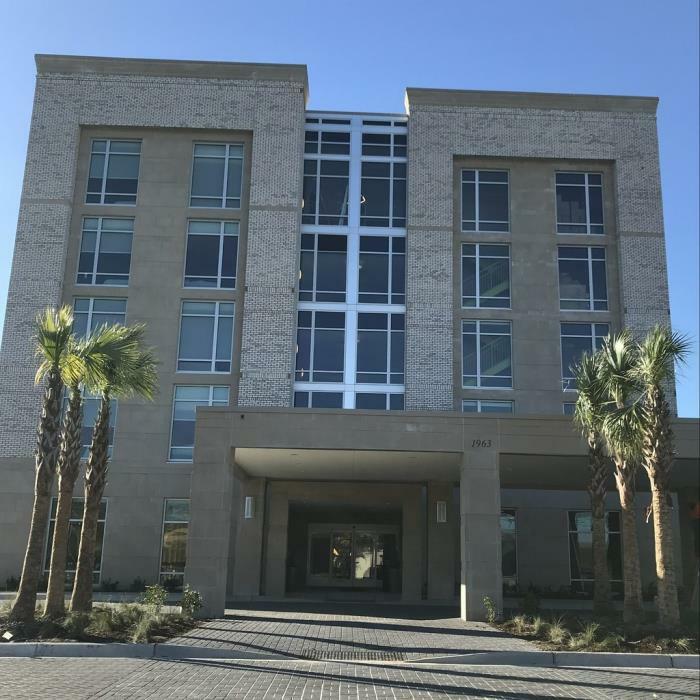 Home2 West Ashley Hotel 3*