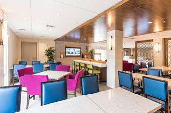 Hotel Express Us Highway 17 & I-526 By Ihg 2*