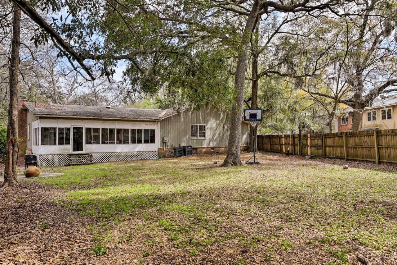 Mt Pleasant House With Screened Patio And Pool Table! Holiday home Charleston