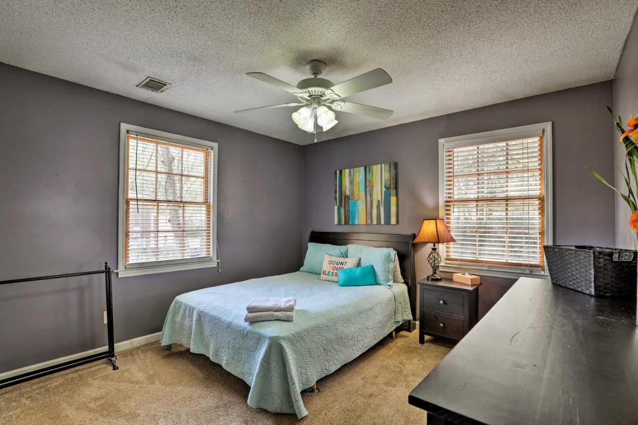 Mt Pleasant House With Screened Patio And Pool Table!