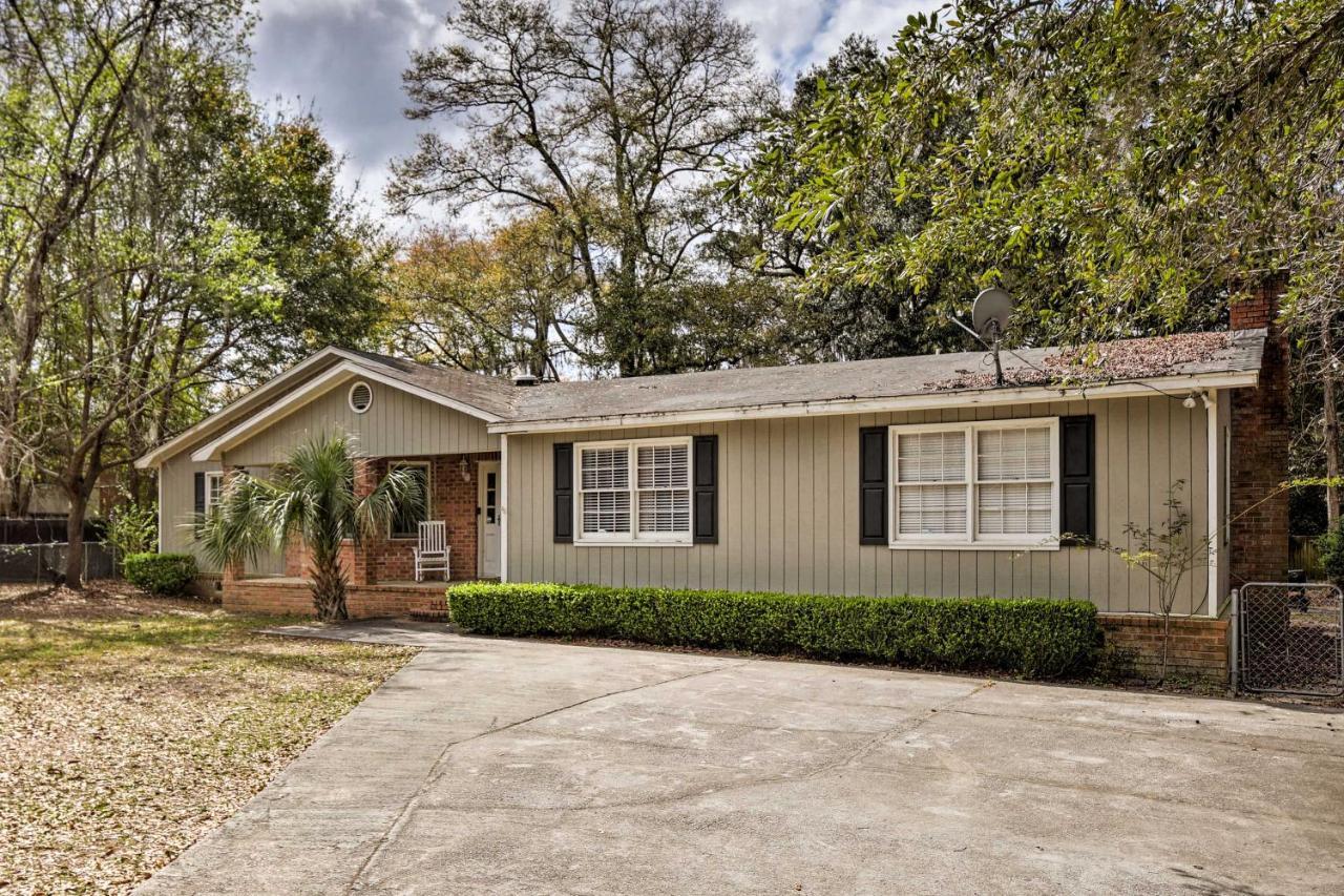 Mt Pleasant House With Screened Patio And Pool Table!