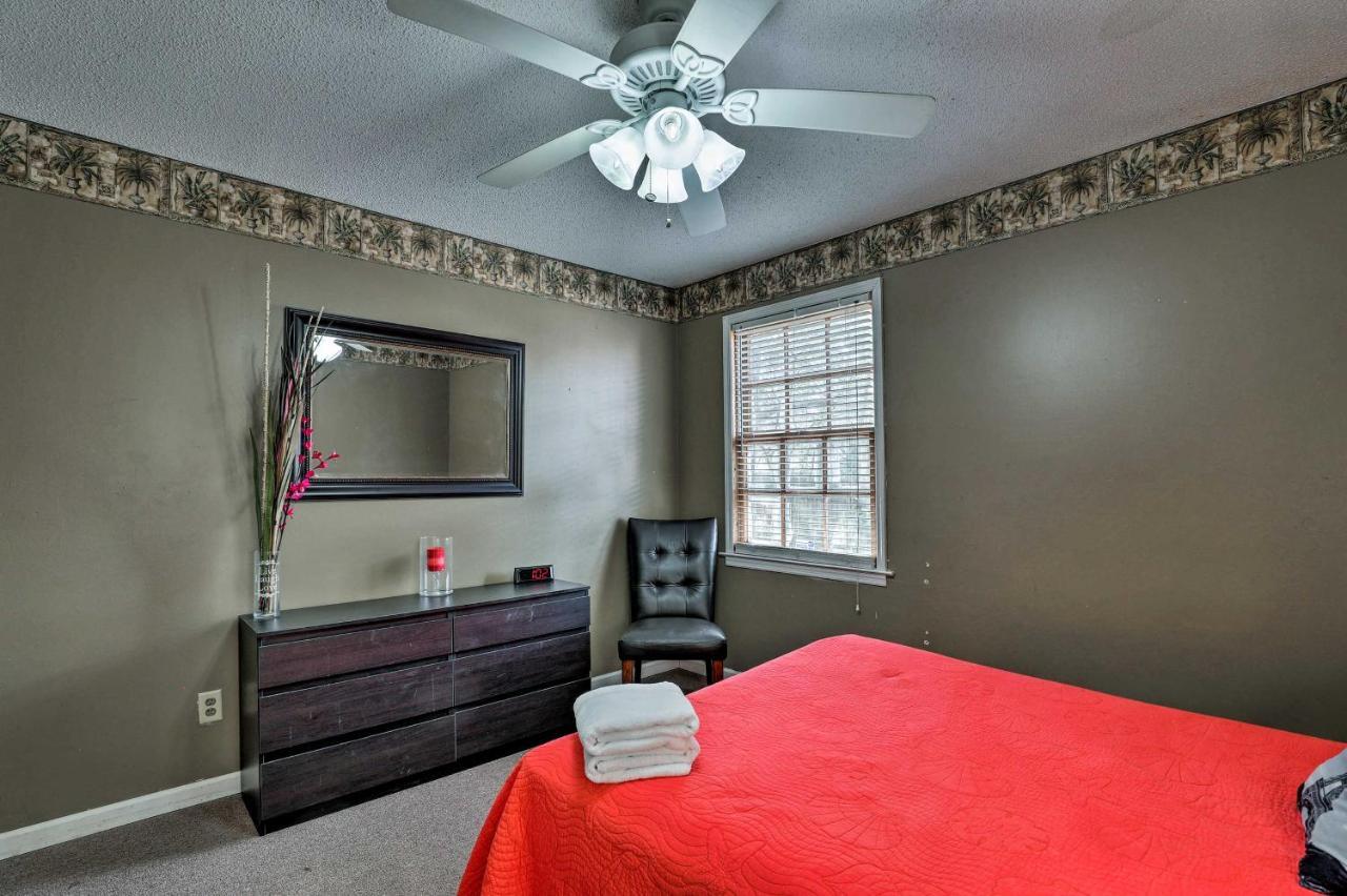 Mt Pleasant House With Screened Patio And Pool Table! Holiday home