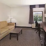 La Quinta Inn & Suites by Wyndham Charleston Riverview