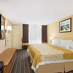 Days Inn By Wyndham Mt Pleasant-Charleston-Patriots Point