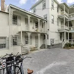 Historic B&B King Suite- Walk To King