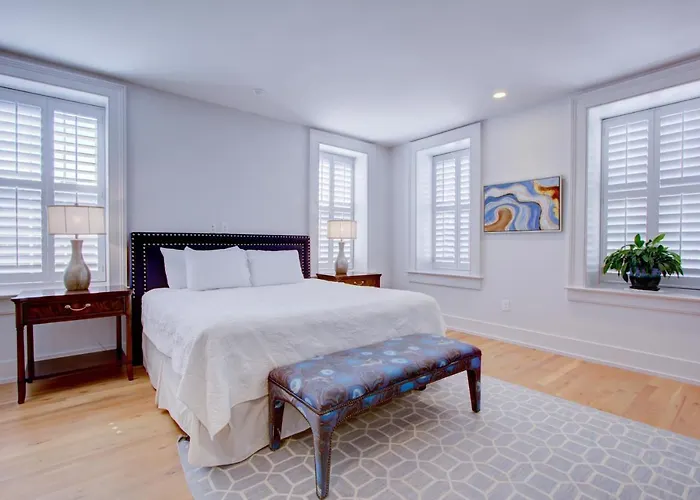 The Charleston Chestnut Mansion