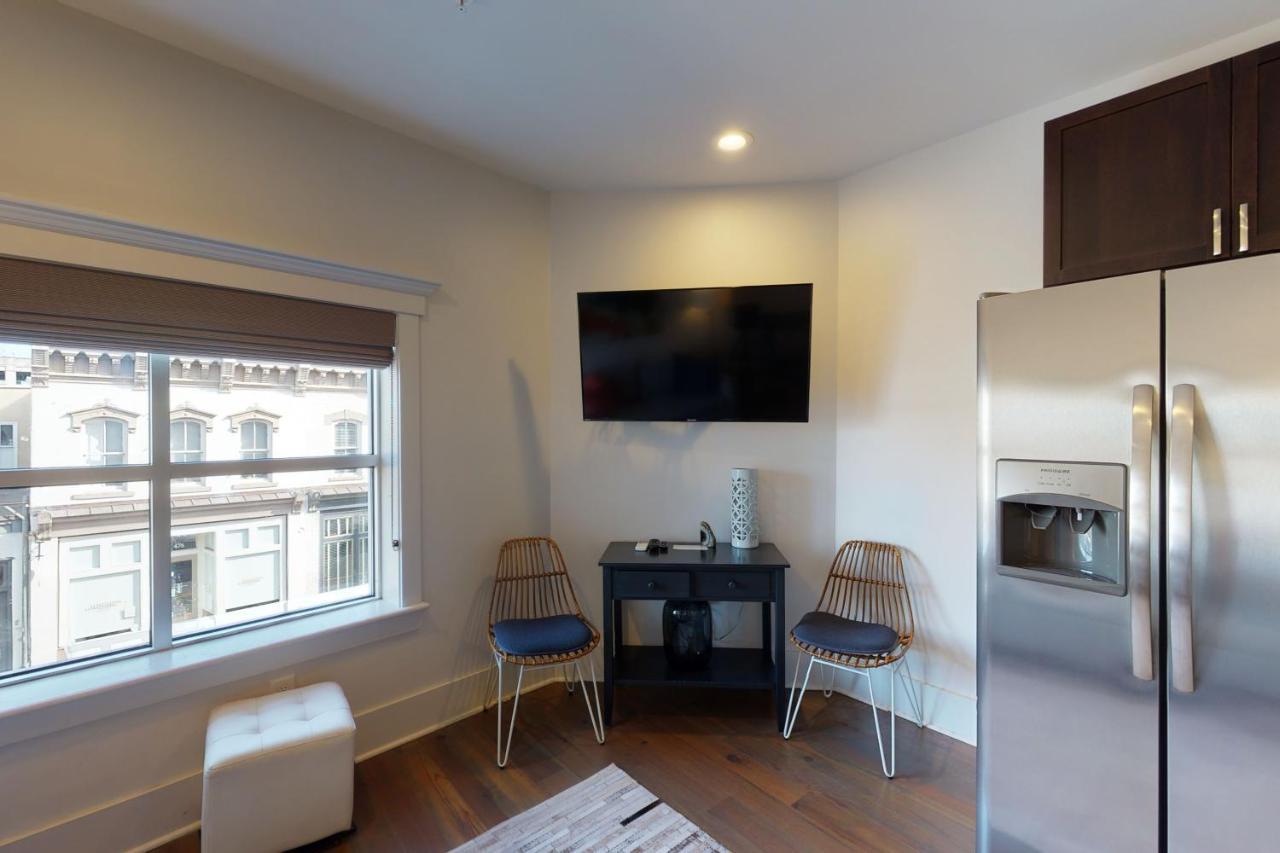 493 King Two Bedroom Suites