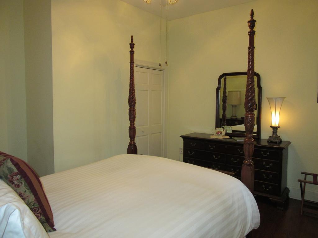 Bed & Breakfast 27 State Street
