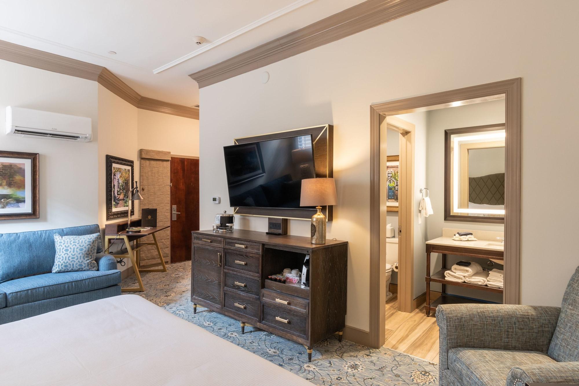 Andrew Pinckney Hotel 4*