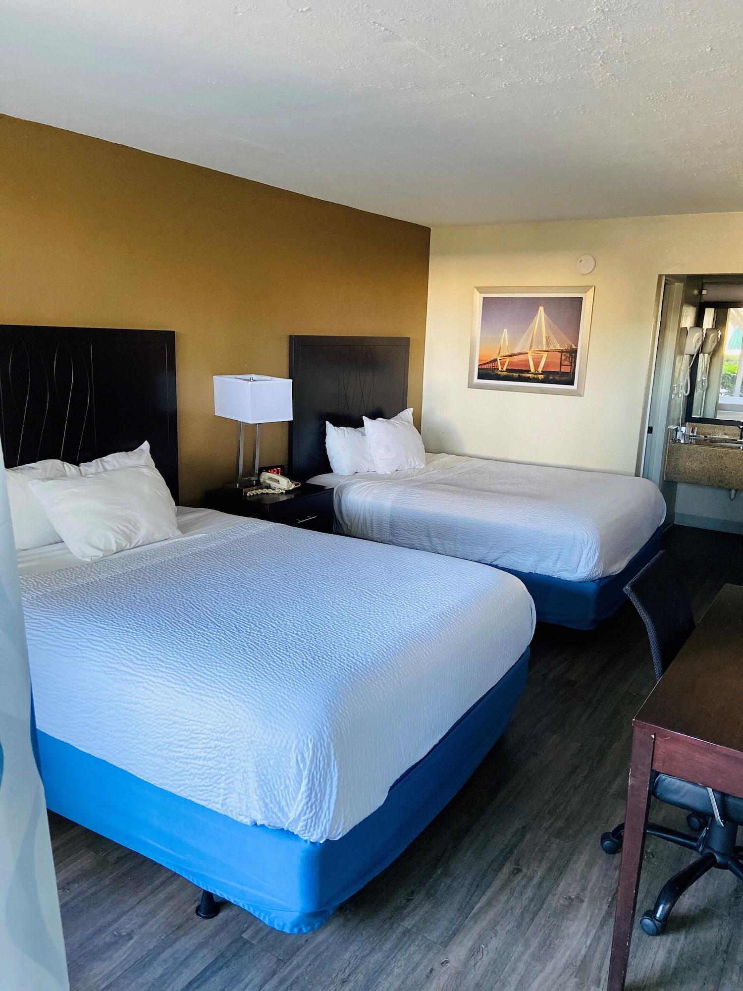 Days By Wyndham Mt Pleasant-charleston-patriots Point Hotel