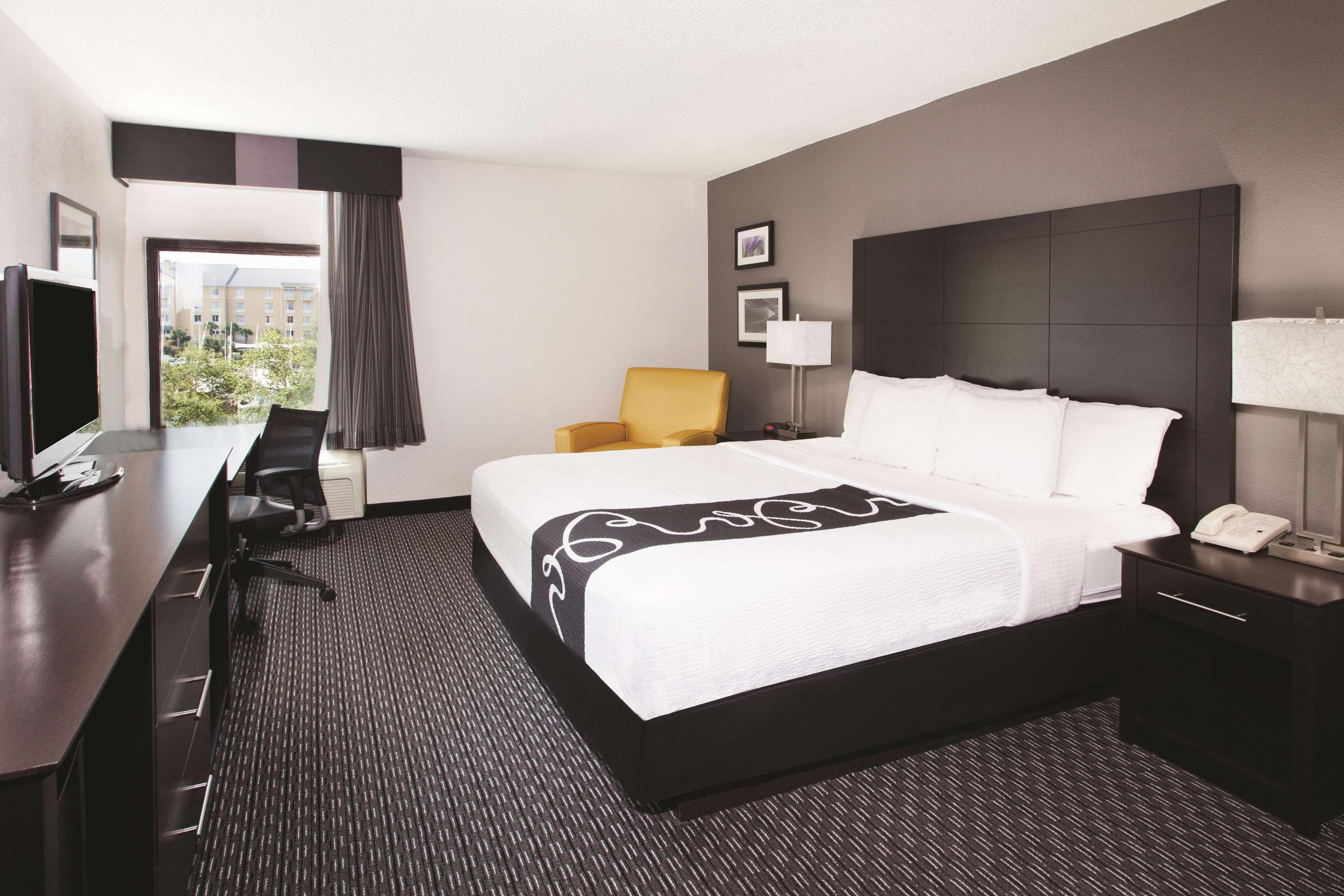 Hotel La Quinta By Wyndham Riverview 3*