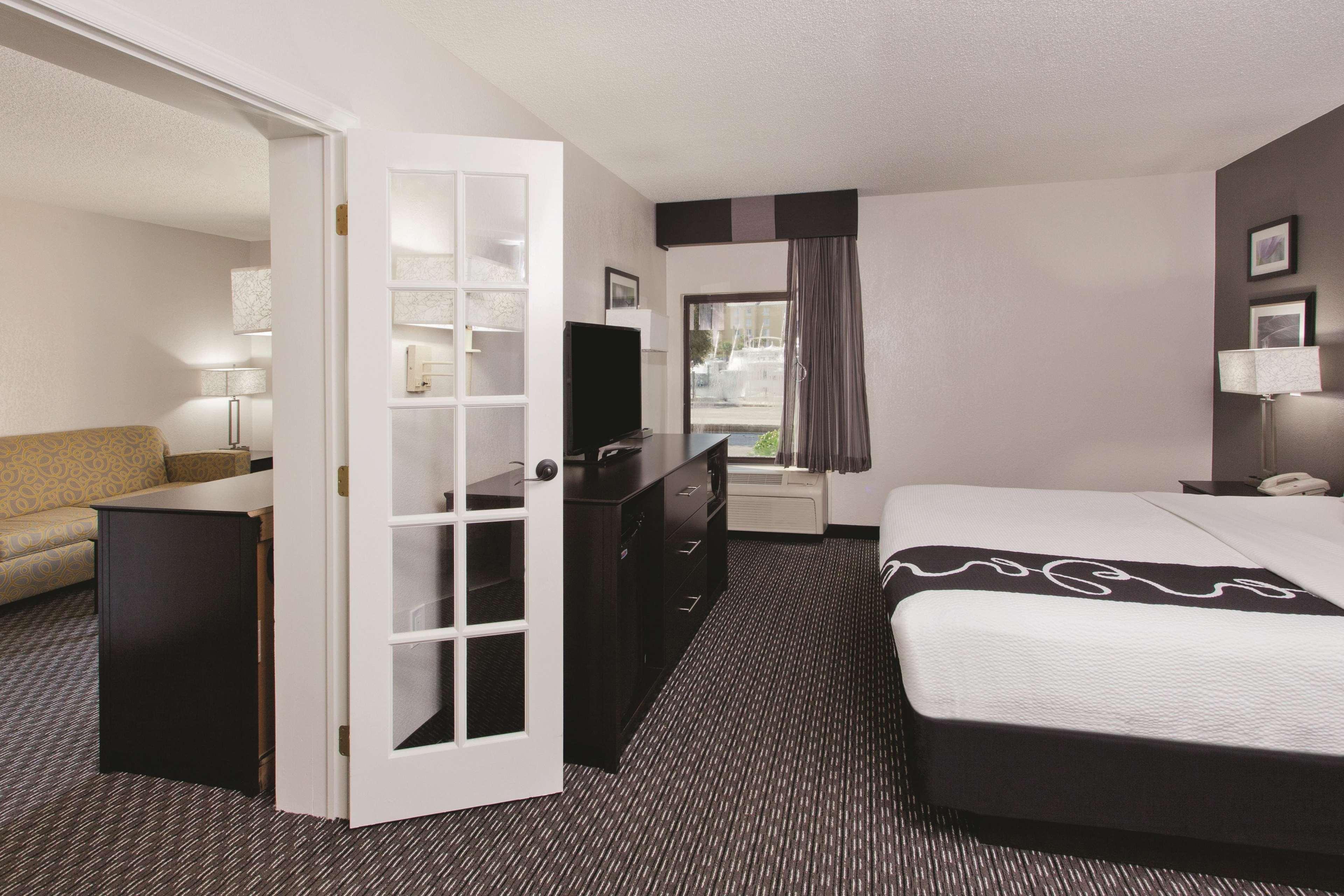 La Quinta By Wyndham Riverview Hotel