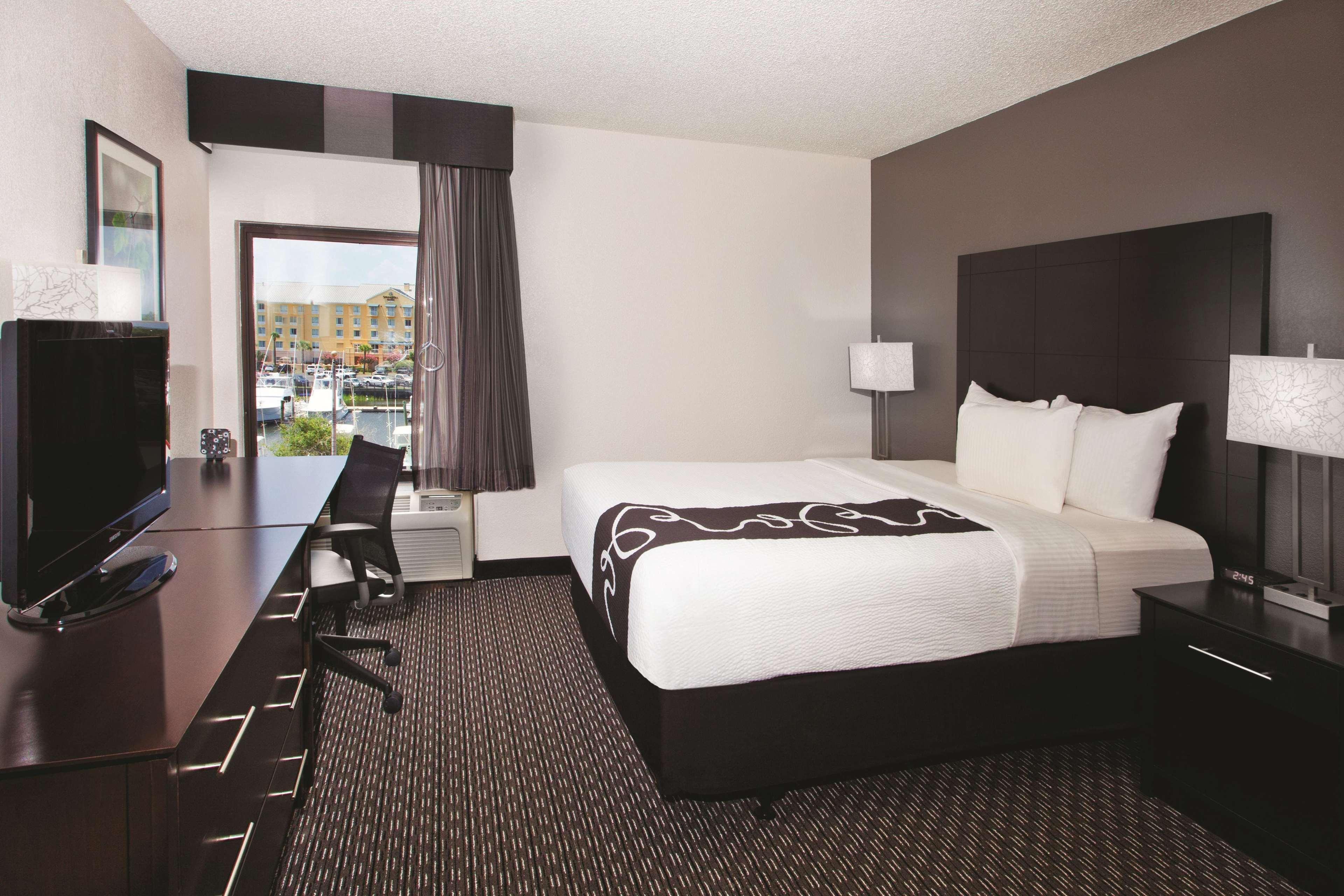 Hotel La Quinta By Wyndham Riverview 3*