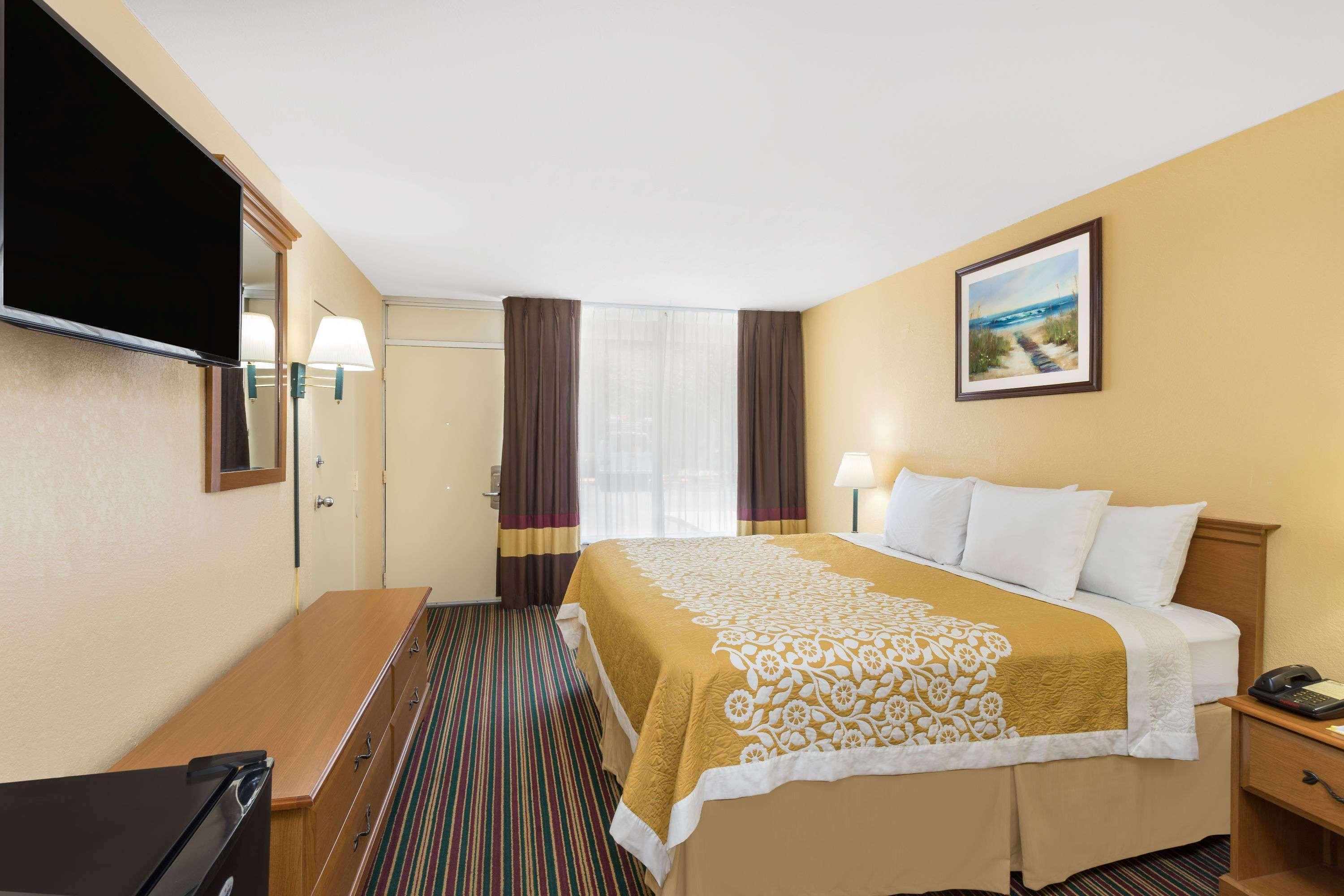 Days By Wyndham Mt Pleasant-charleston-patriots Point 2*
