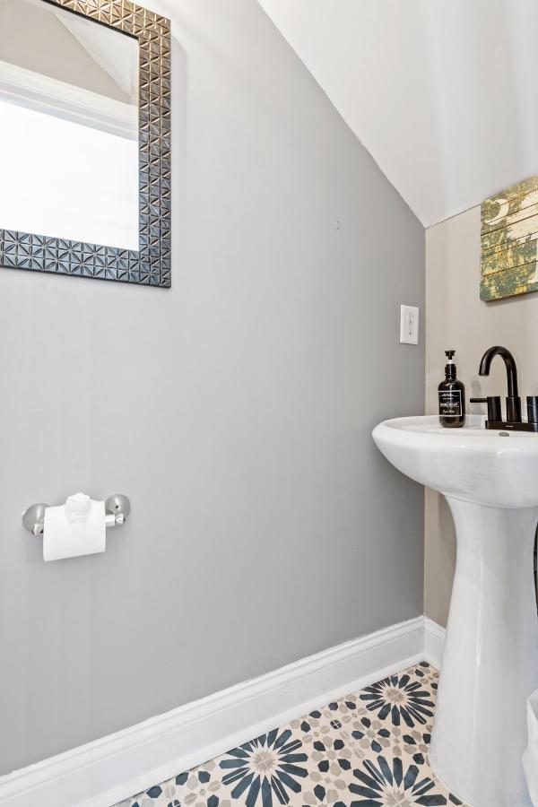 ☆live On The Water! Palmetto Palm W/ Patio - 10min To Downtown & Beaches☆ Holiday home *