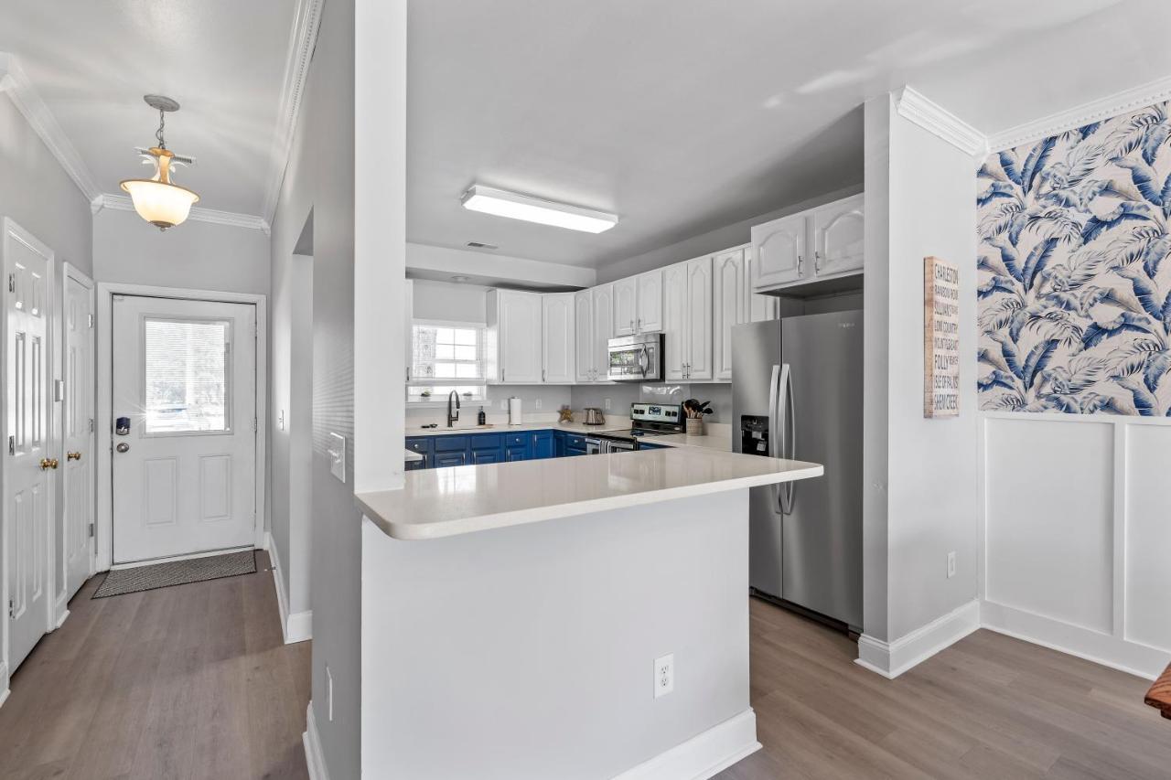 ☆live On The Water! Palmetto Palm W/ Patio - 10min To Downtown & Beaches☆