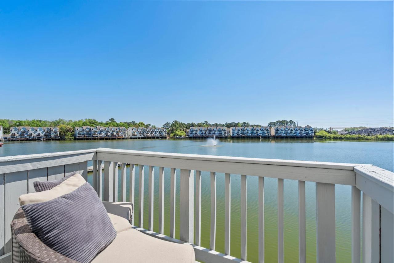 ☆live On The Water! Palmetto Palm W/ Patio - 10min To Downtown & Beaches☆