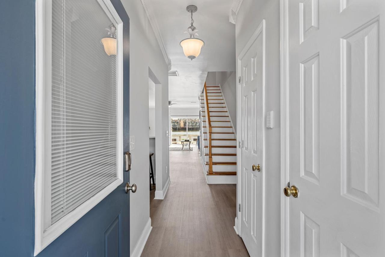 ☆live On The Water! Palmetto Palm W/ Patio - 10min To Downtown & Beaches☆ *