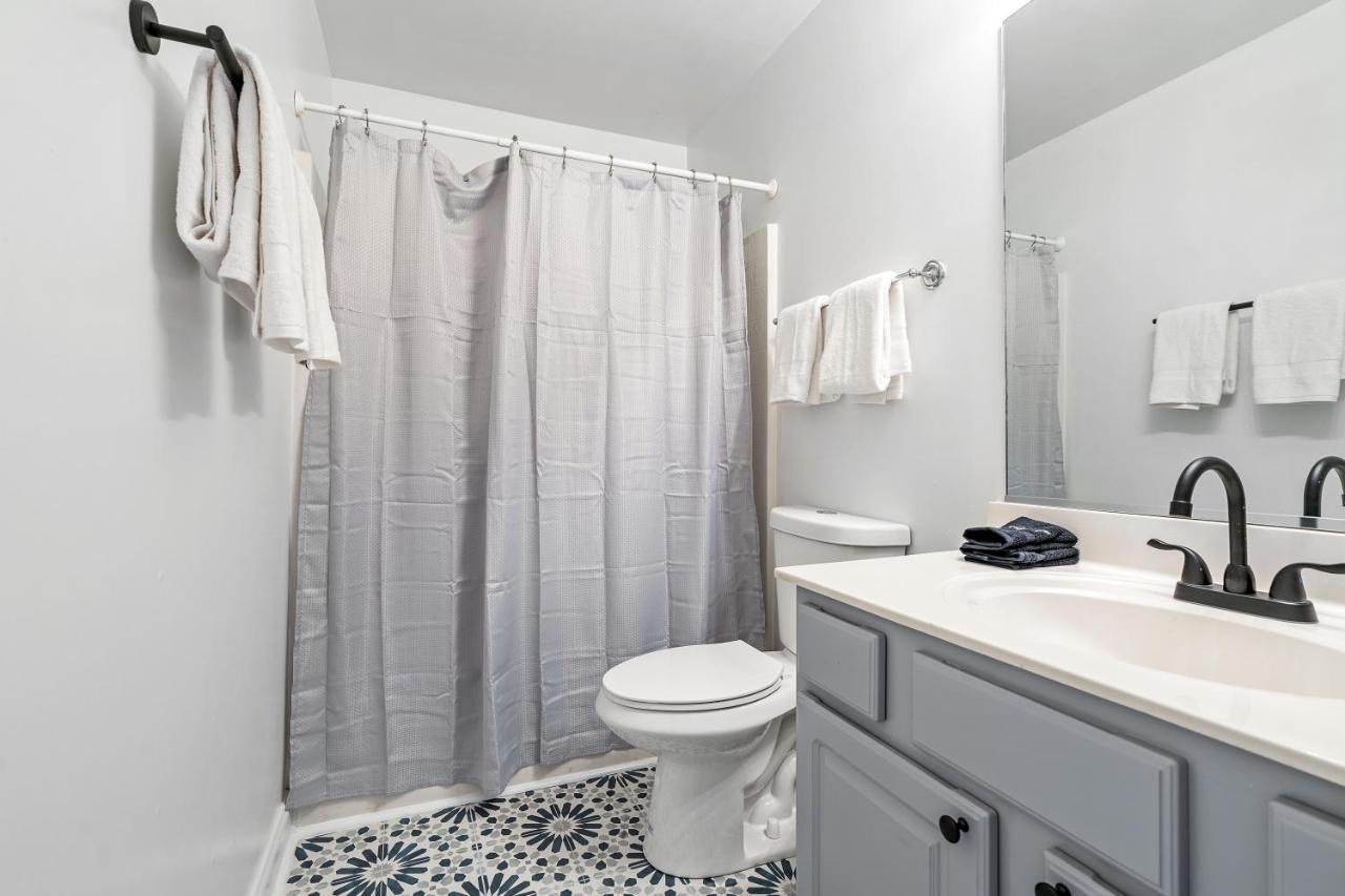 ☆live On The Water! Palmetto Palm W/ Patio - 10min To Downtown & Beaches☆ Holiday home