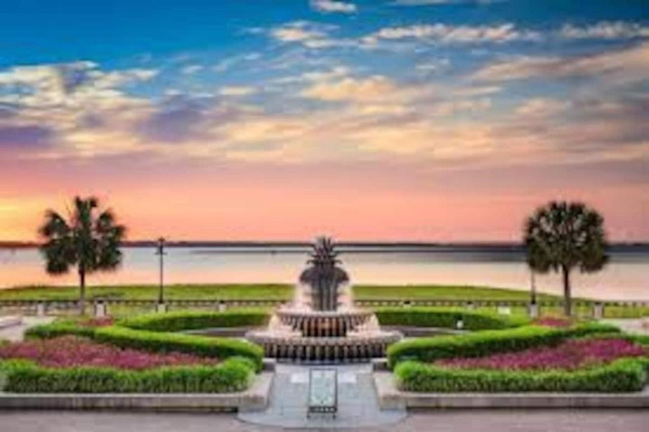 Holiday home ☆live On The Water! Palmetto Palm W/ Patio - 10min To Downtown & Beaches☆ Charleston