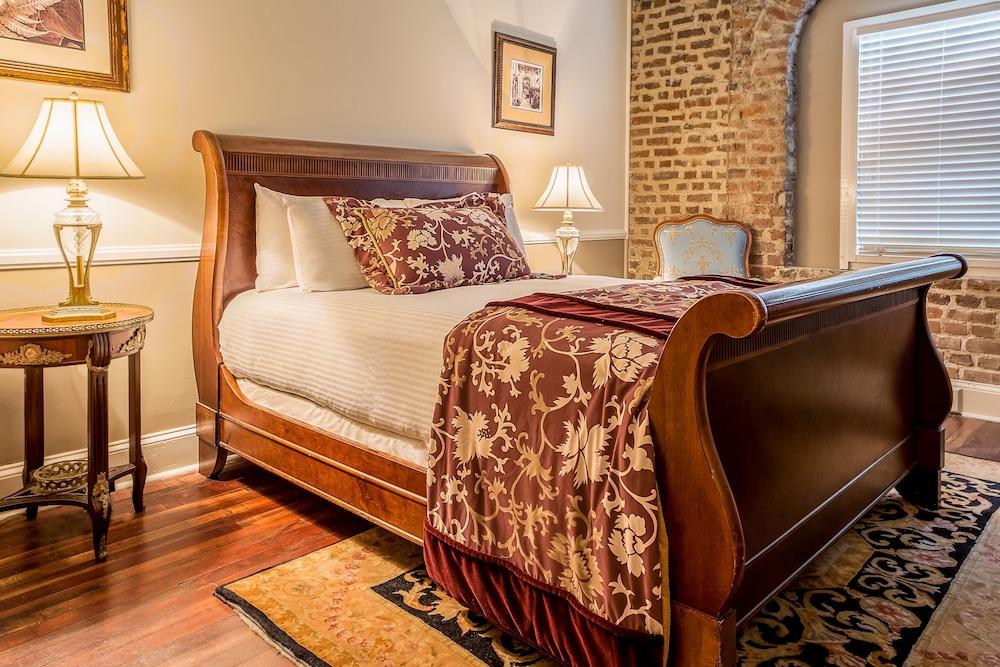 The Vendue, Downtown Art Hotel