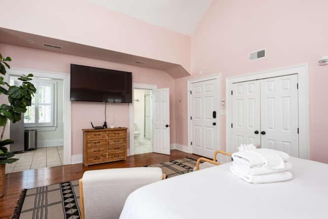 Hotel The Quarters On Spring Charleston