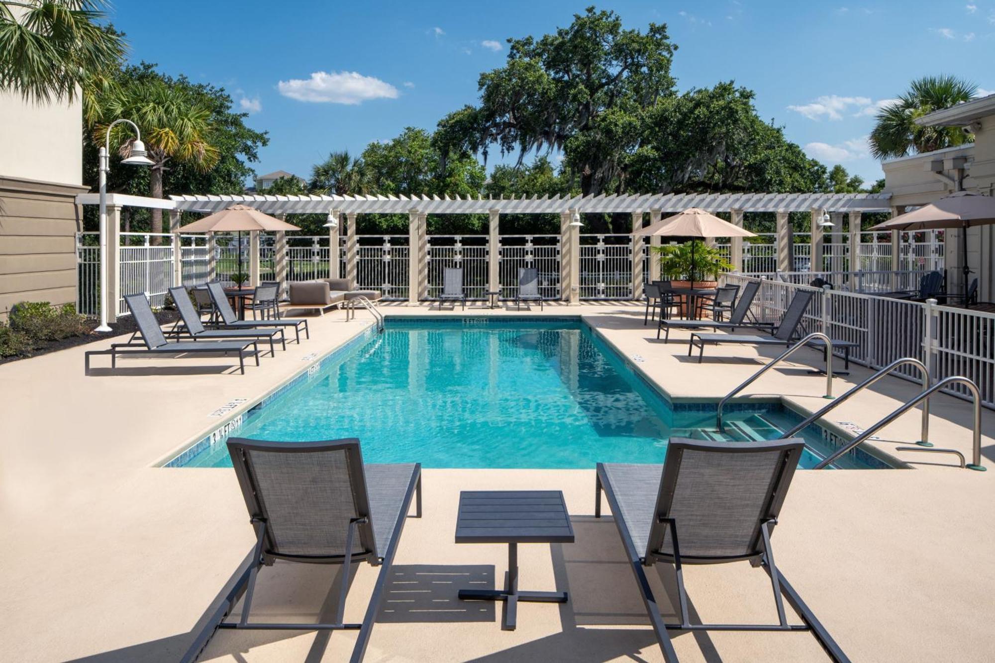 Riverview Hotel 3*