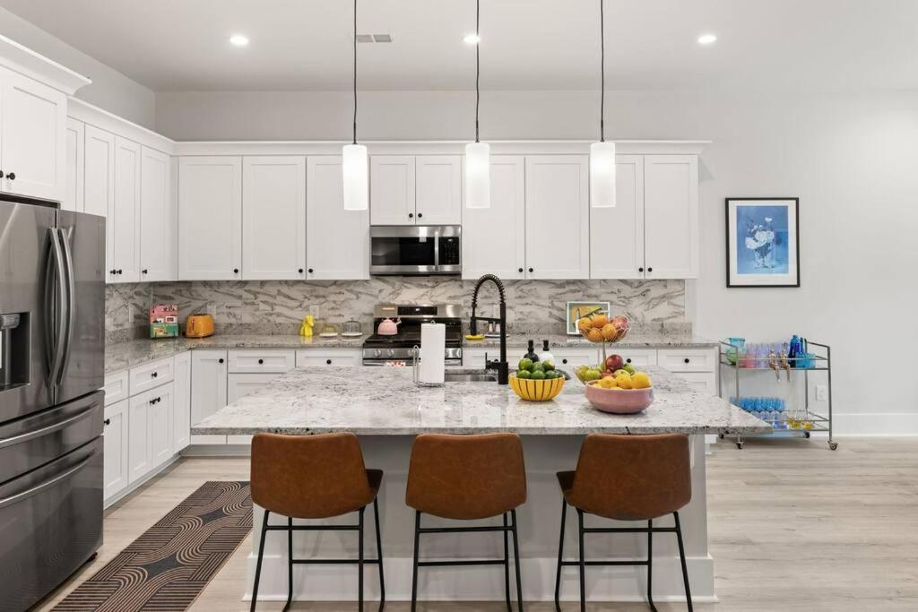 Apartment Rainbow Oaks House