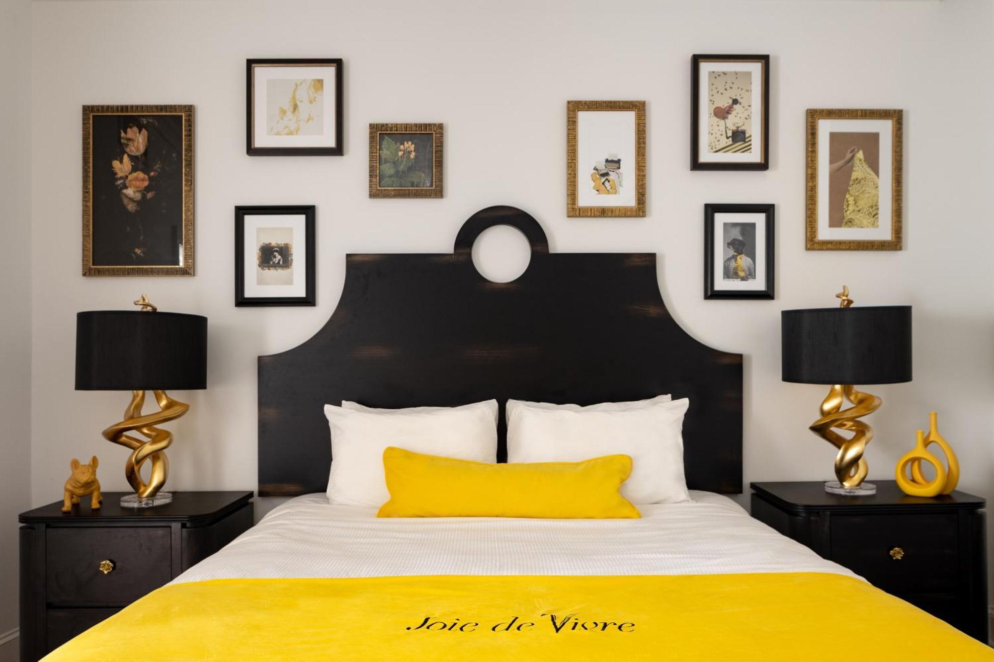 The Vendue, Downtown Art 4*