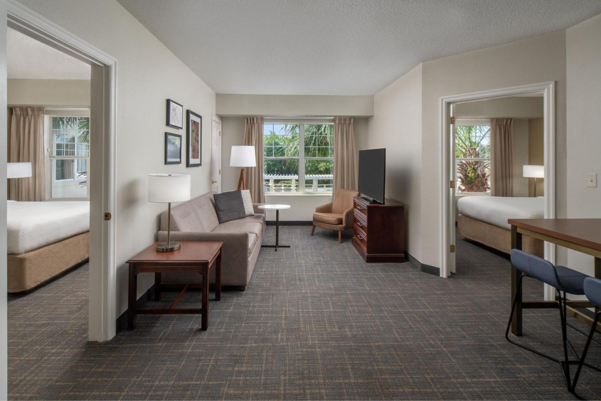 Riverview Hotel 3*