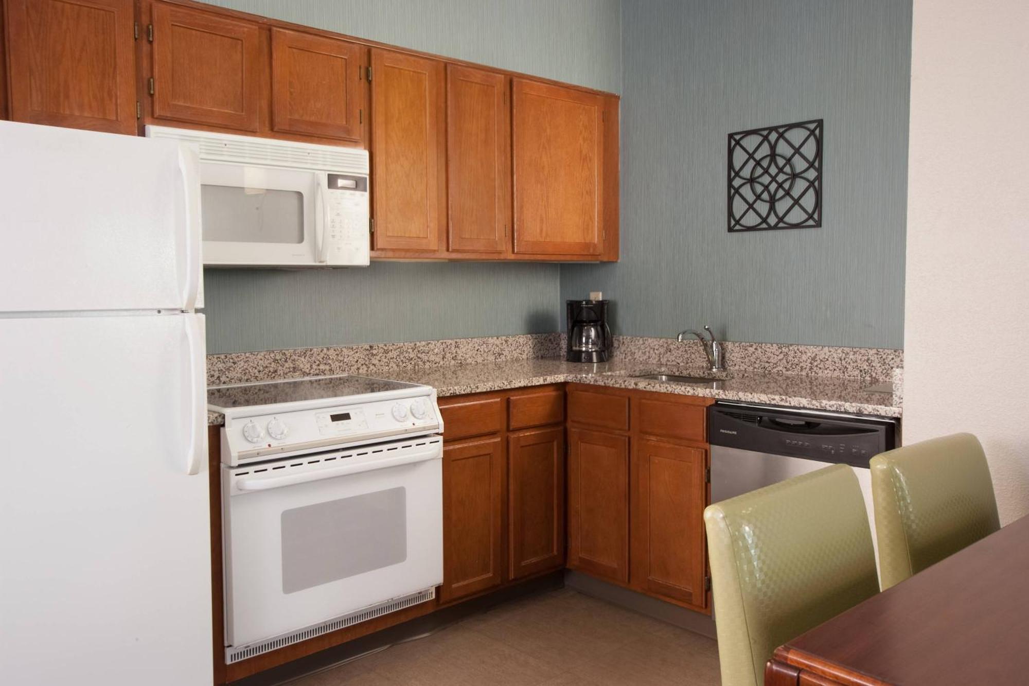 Riverview Hotel 3*