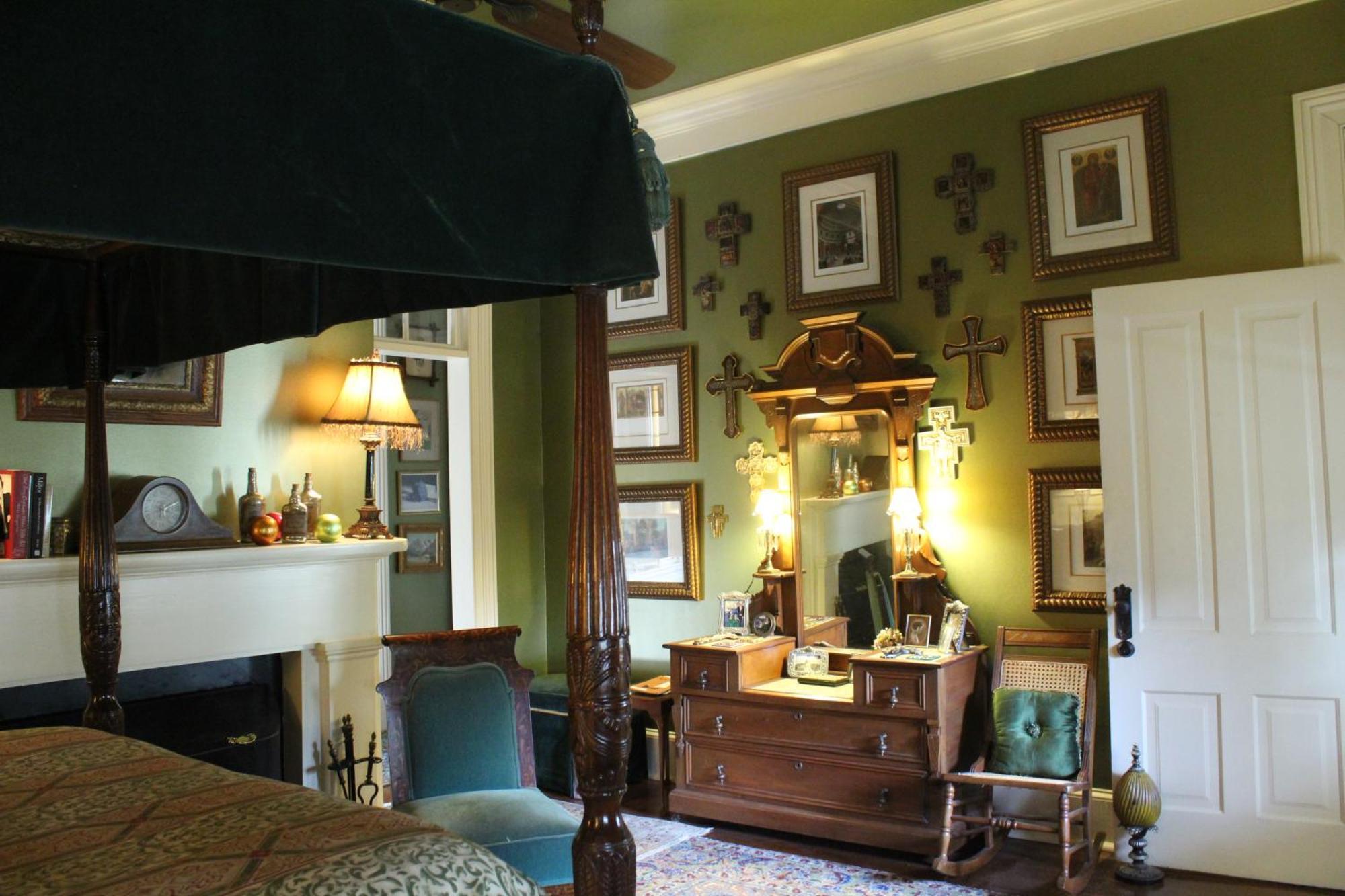 22 Charlotte Bed & Breakfast 4*