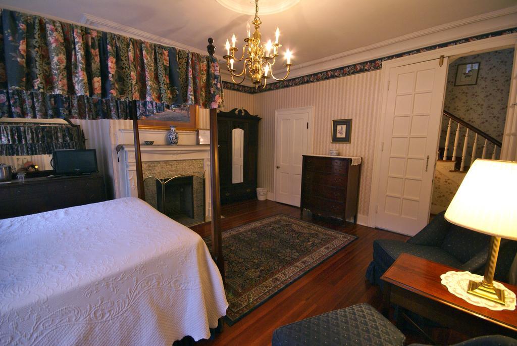 The Cannonboro Bed & Breakfast