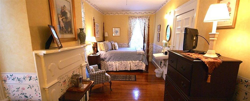 The Cannonboro Charleston