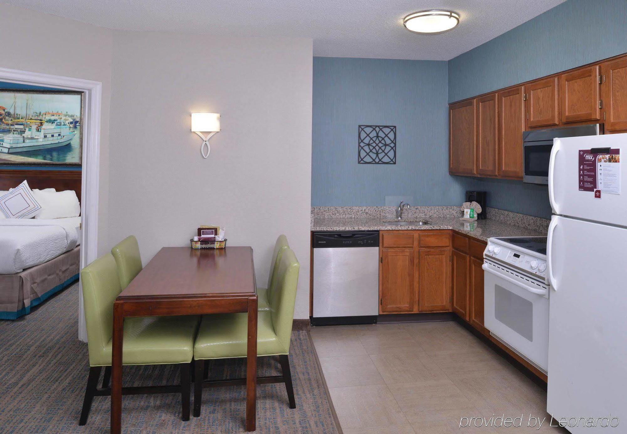 Riverview Hotel 3*