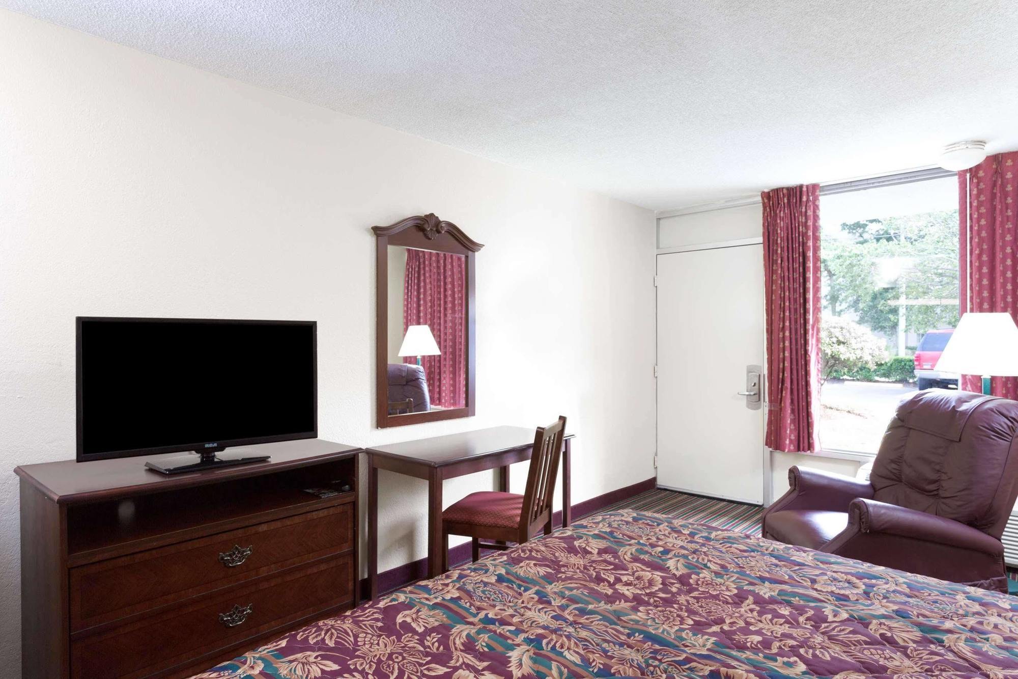 Hotel Days By Wyndham Mt Pleasant-charleston-patriots Point