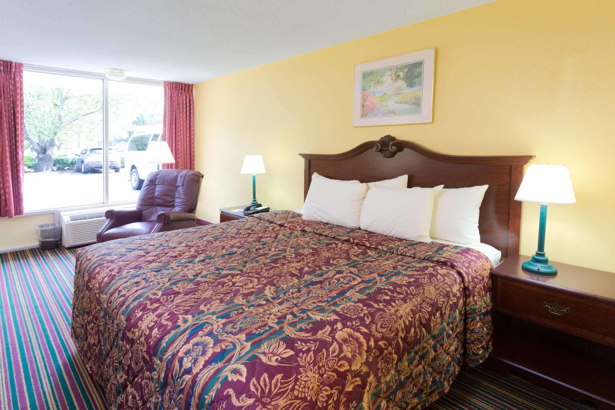 Days By Wyndham Mt Pleasant-charleston-patriots Point 2* Charleston