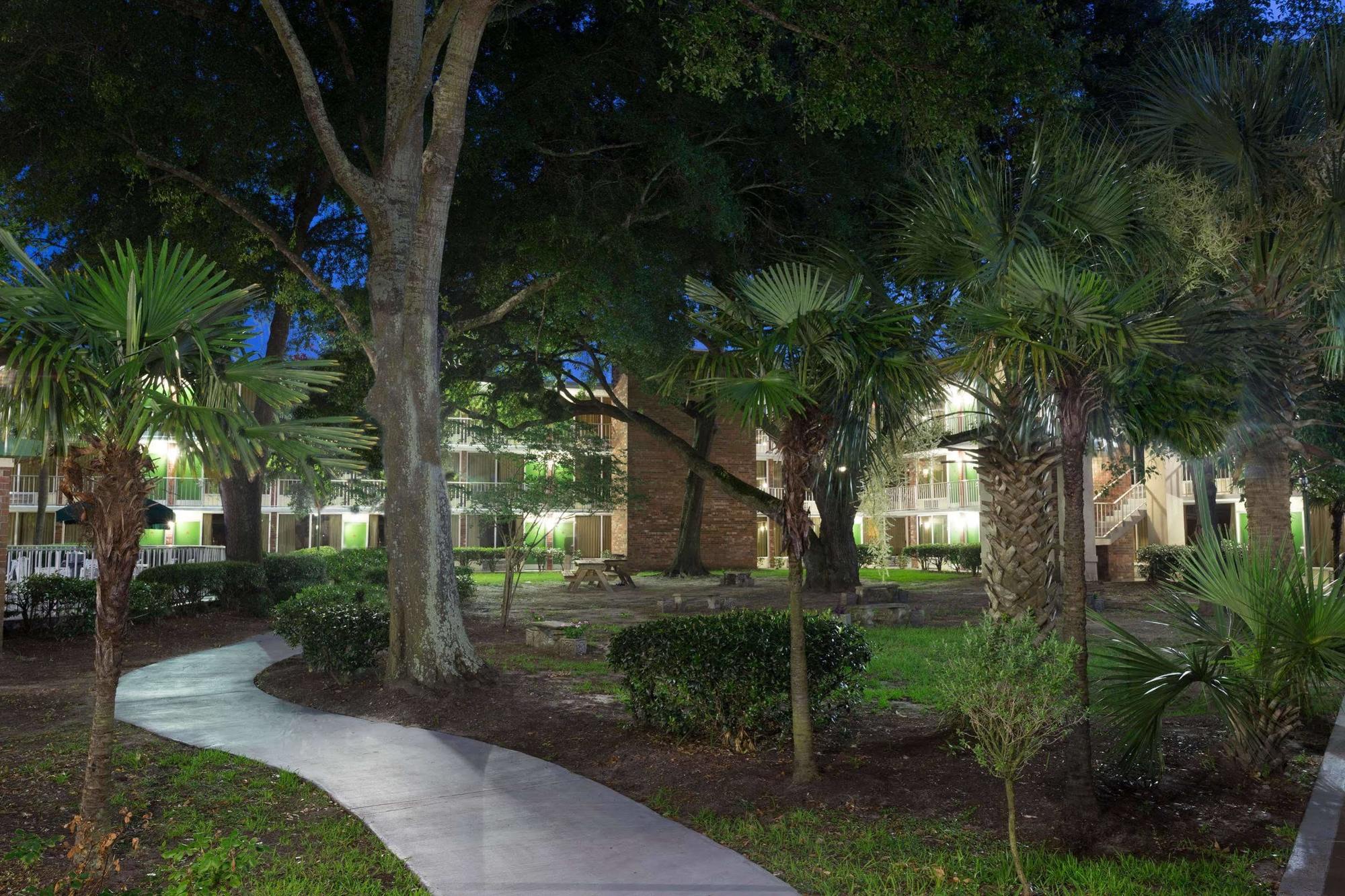 Days By Wyndham Mt Pleasant-charleston-patriots Point 2*
