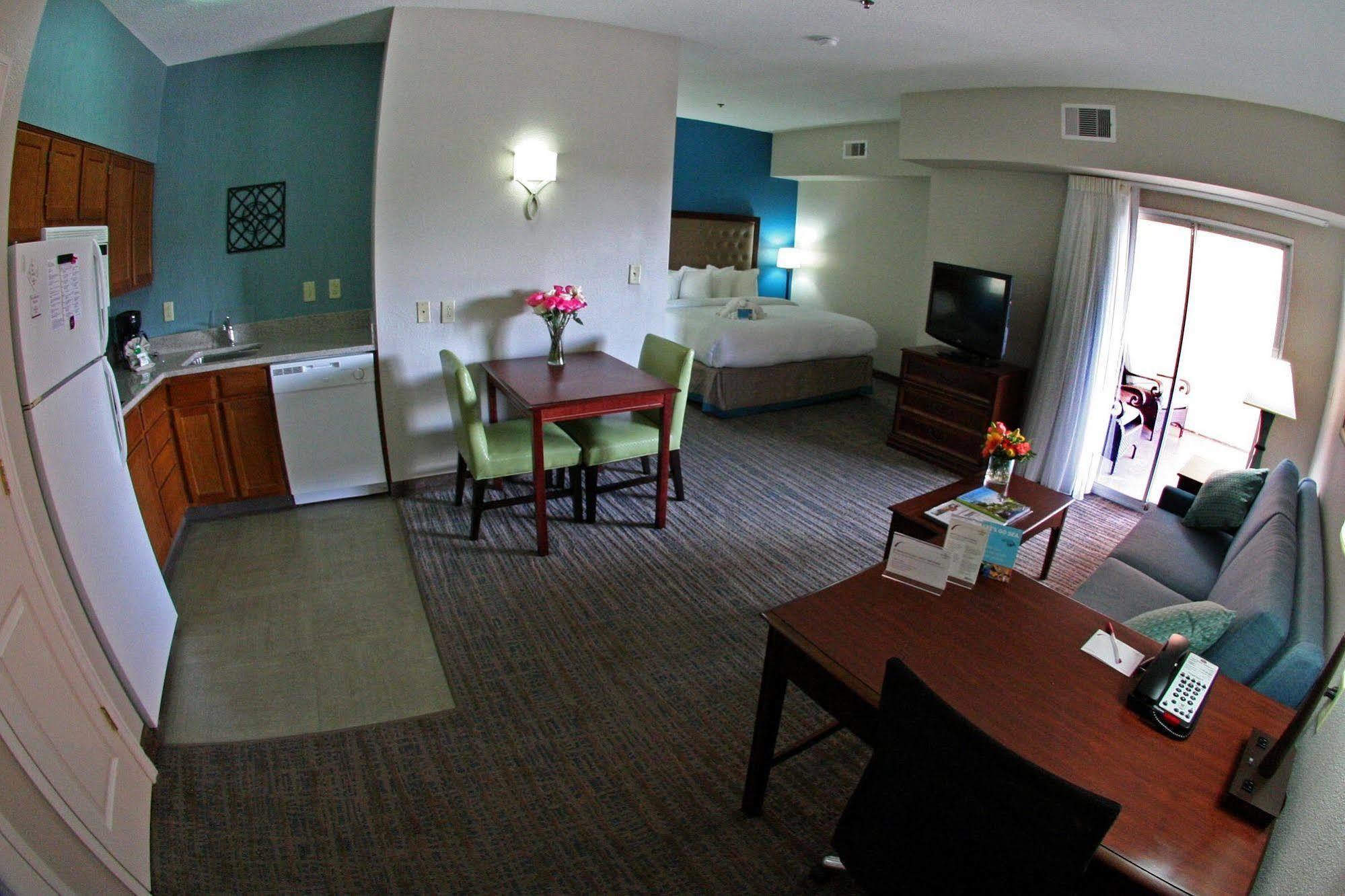 Riverview Hotel 3*