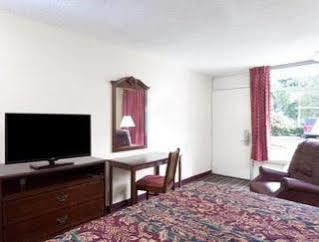 Hotel Days By Wyndham Mt Pleasant-charleston-patriots Point 2*
