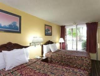 Hotel Days By Wyndham Mt Pleasant-charleston-patriots Point 2*