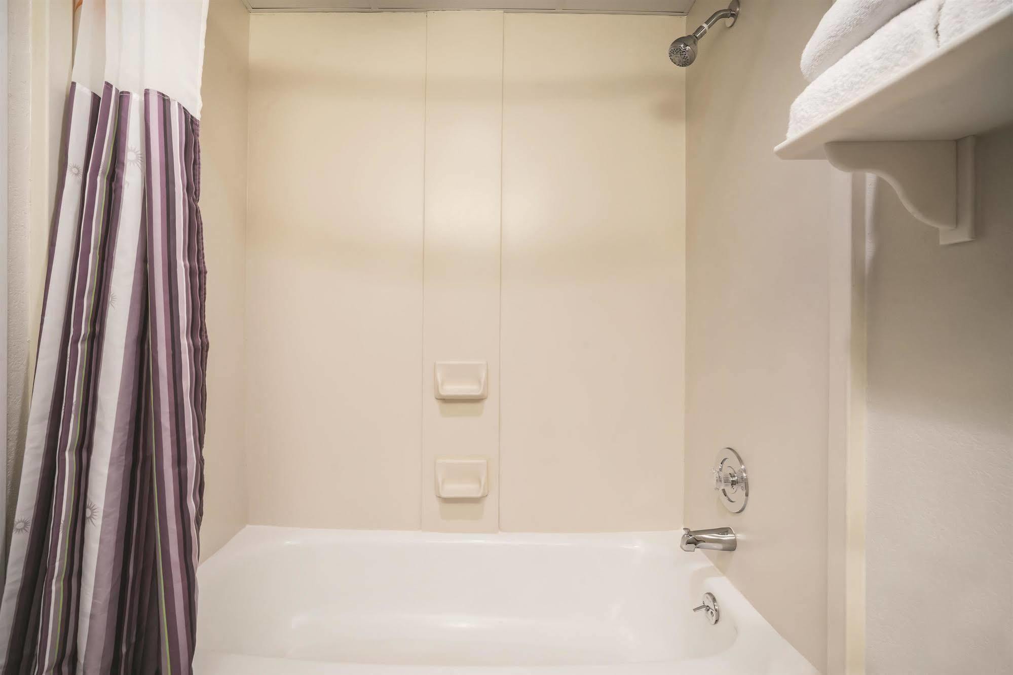 Hotel La Quinta By Wyndham Riverview 3*
