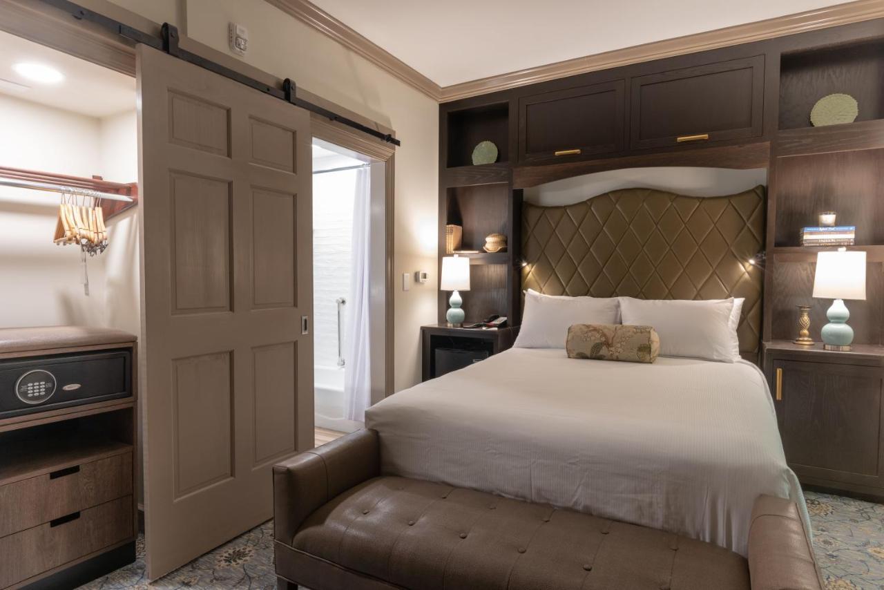 Andrew Pinckney Hotel Charleston