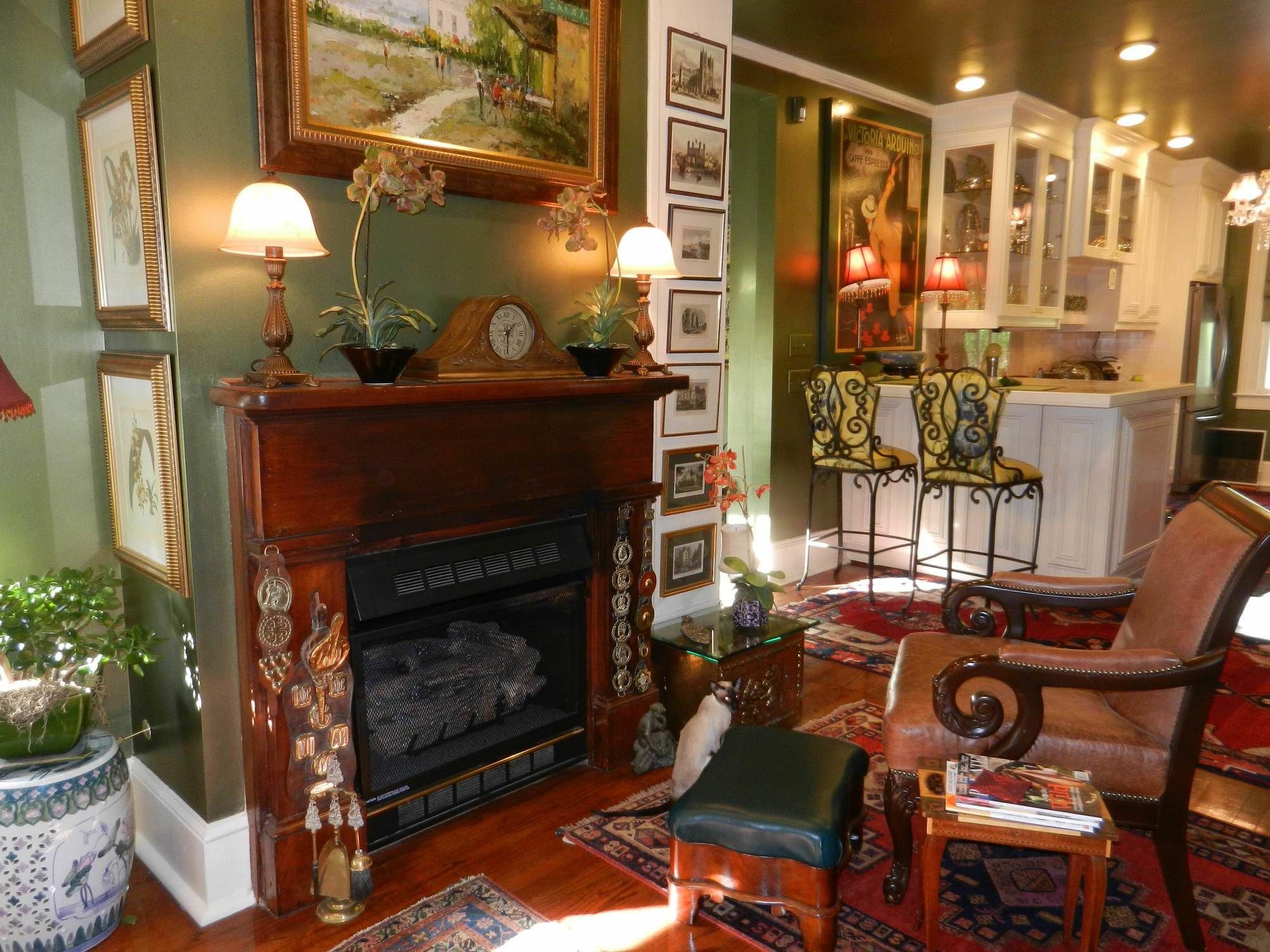 22 Charlotte Bed & Breakfast 4*