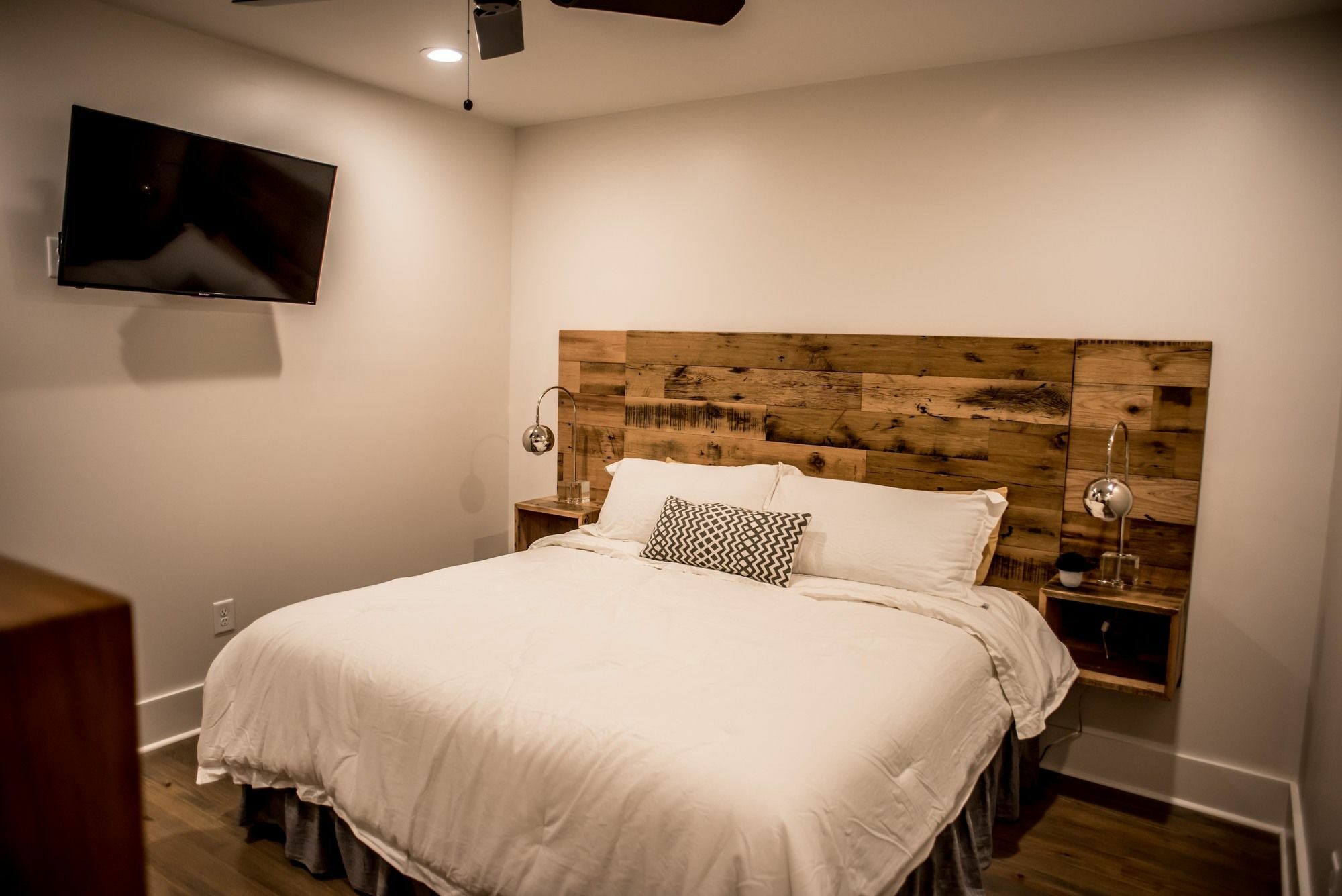 Hotel 493 King Two Bedroom Suites