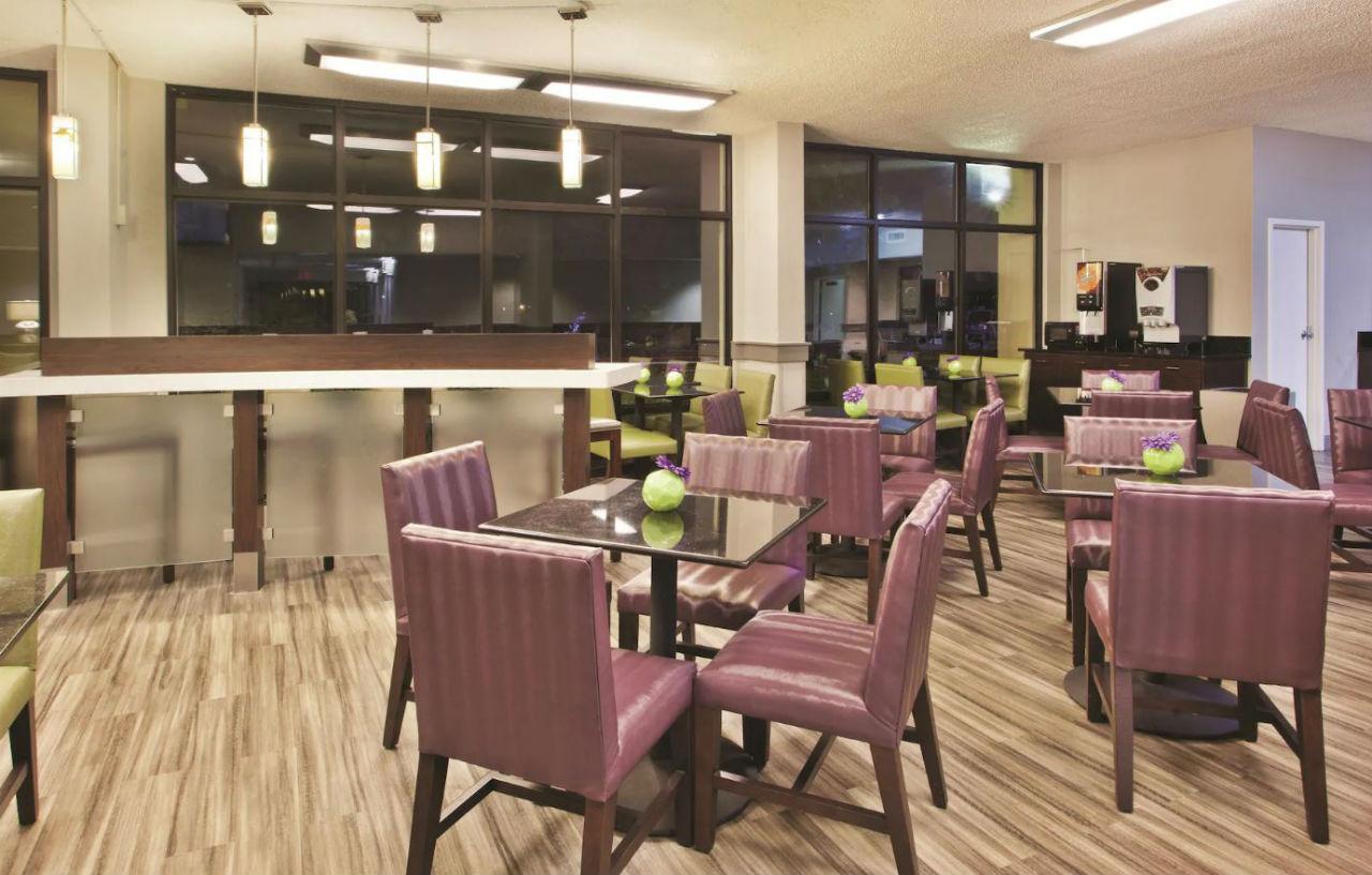 Hotel La Quinta By Wyndham Riverview 3*